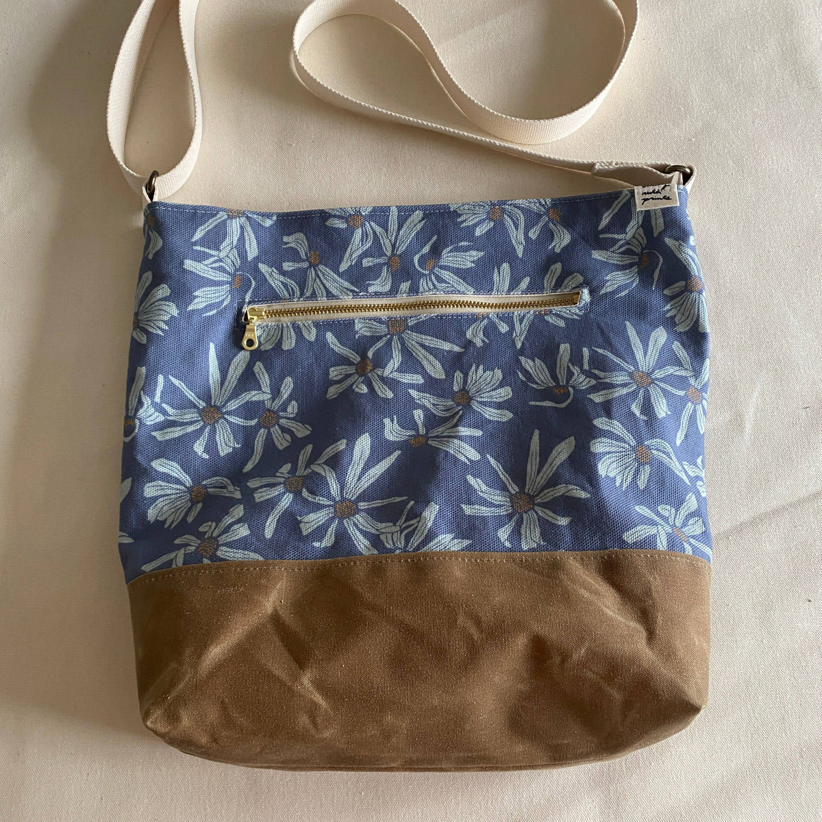 Blue Daisy Large Cross-body Bag